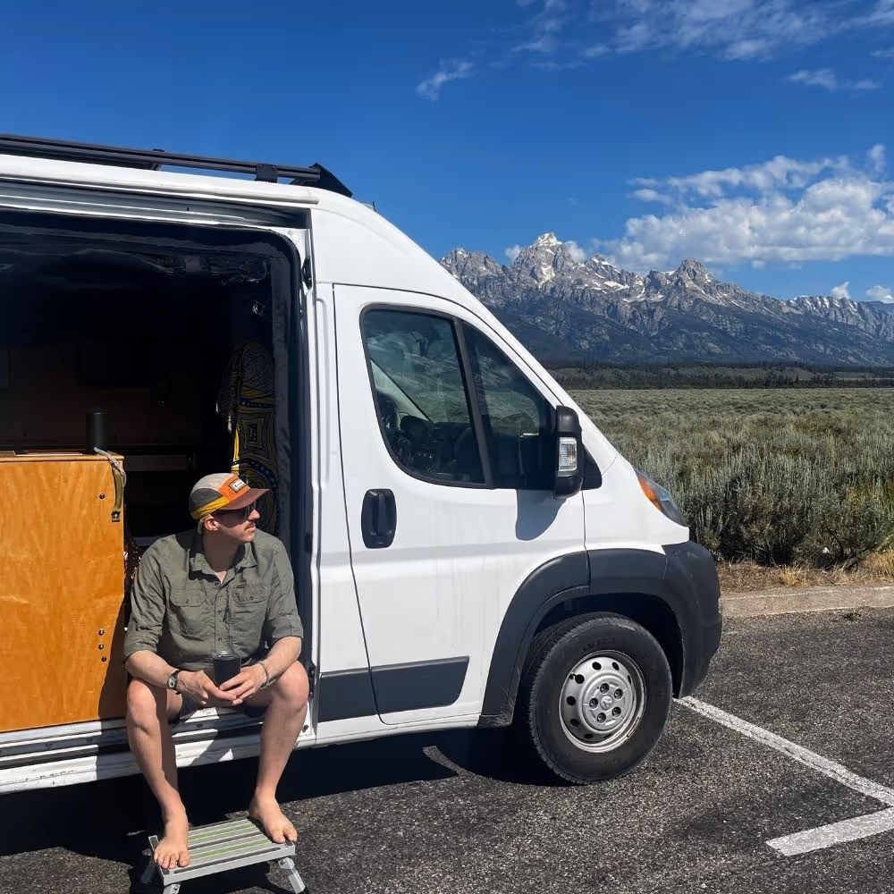 Build To Roam is a resource for DIY van builders.